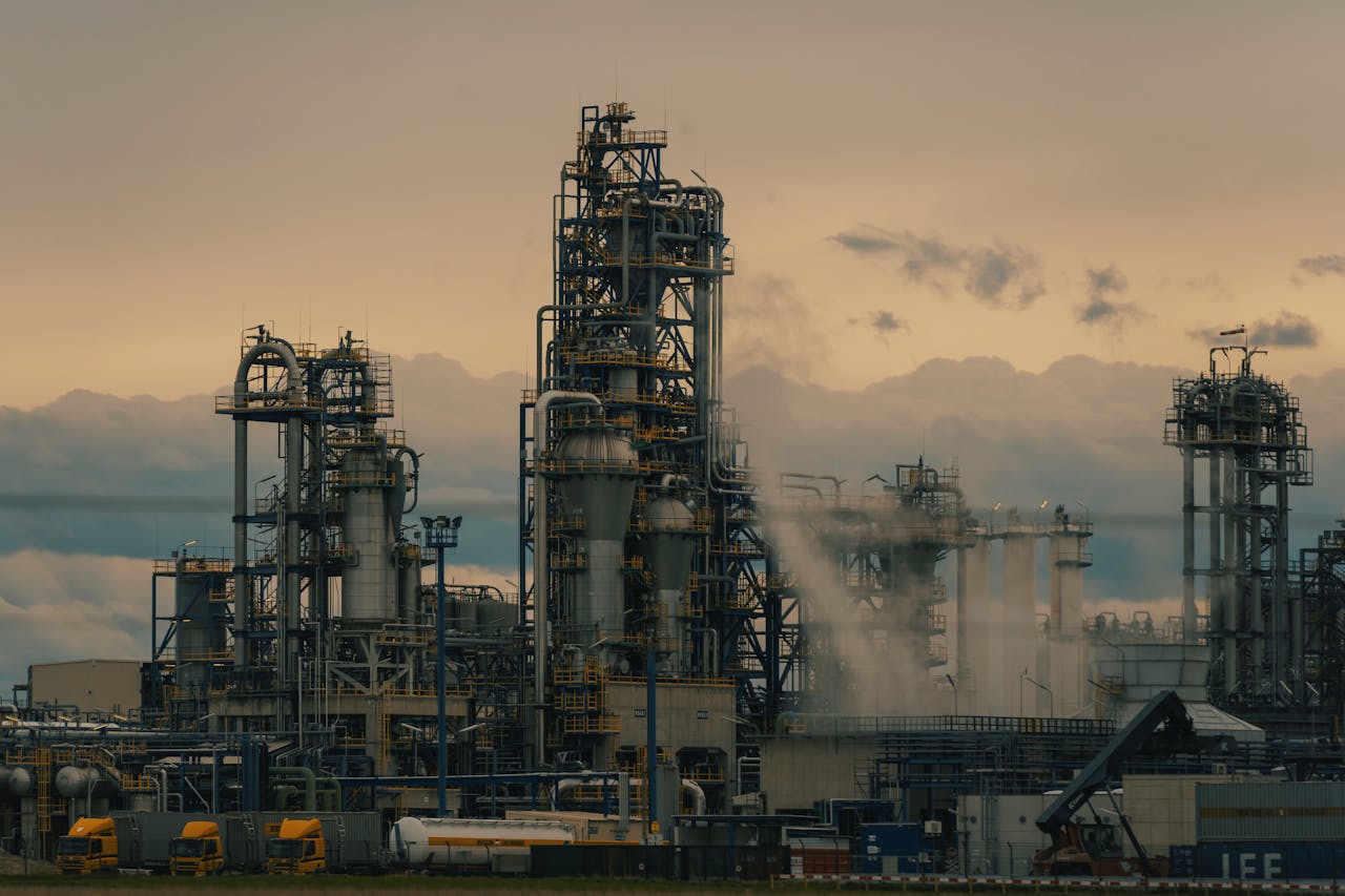 Oil & gas industrial plant – Nexa Supply Chain hero image